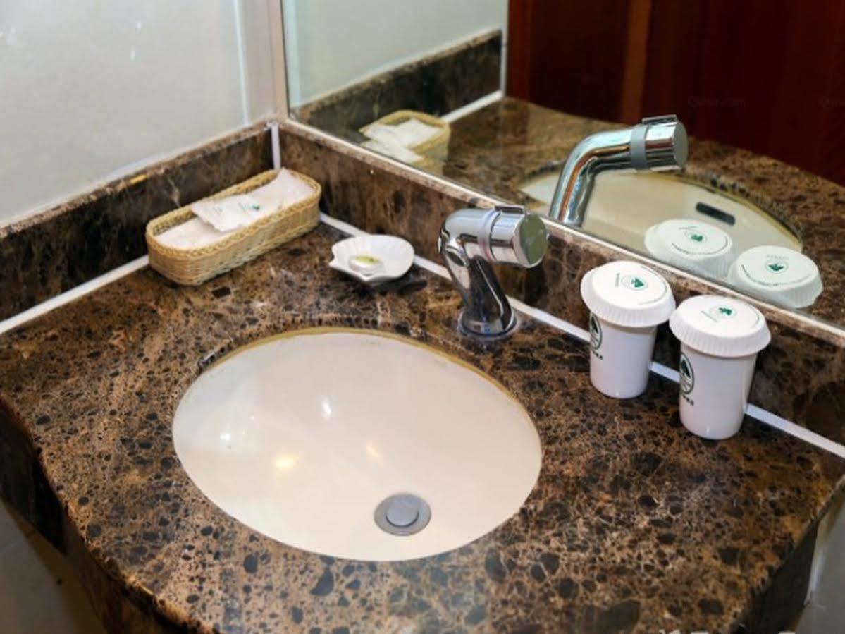Greentree Inn Jiangsu Wuxi Hubin Business Street Business Hotel Wuxi (Jiangsu) Exterior photo